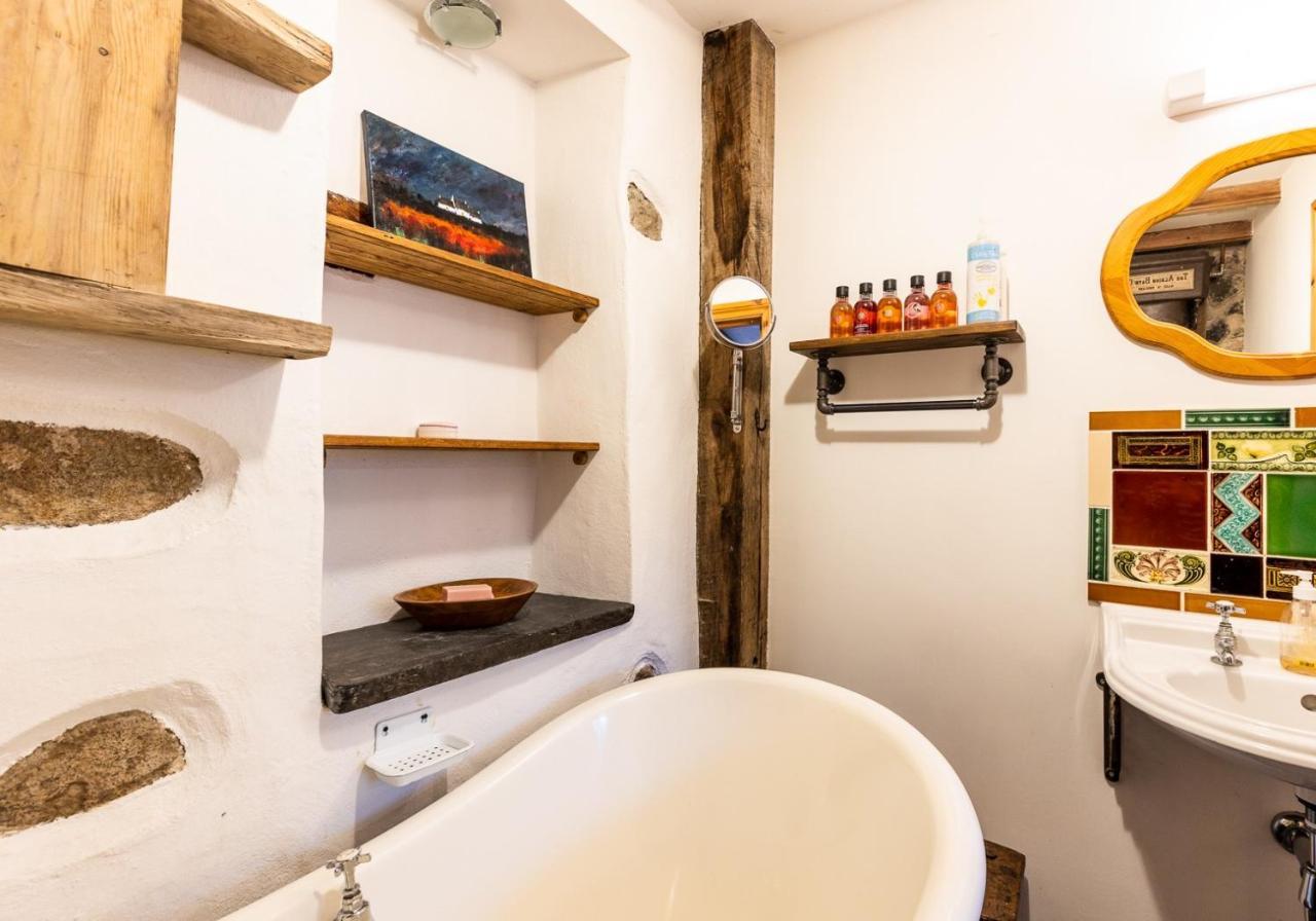 Bwthyn Capten - A Charming Cottage For Up To 6 Νιούπορτ Εξωτερικό φωτογραφία