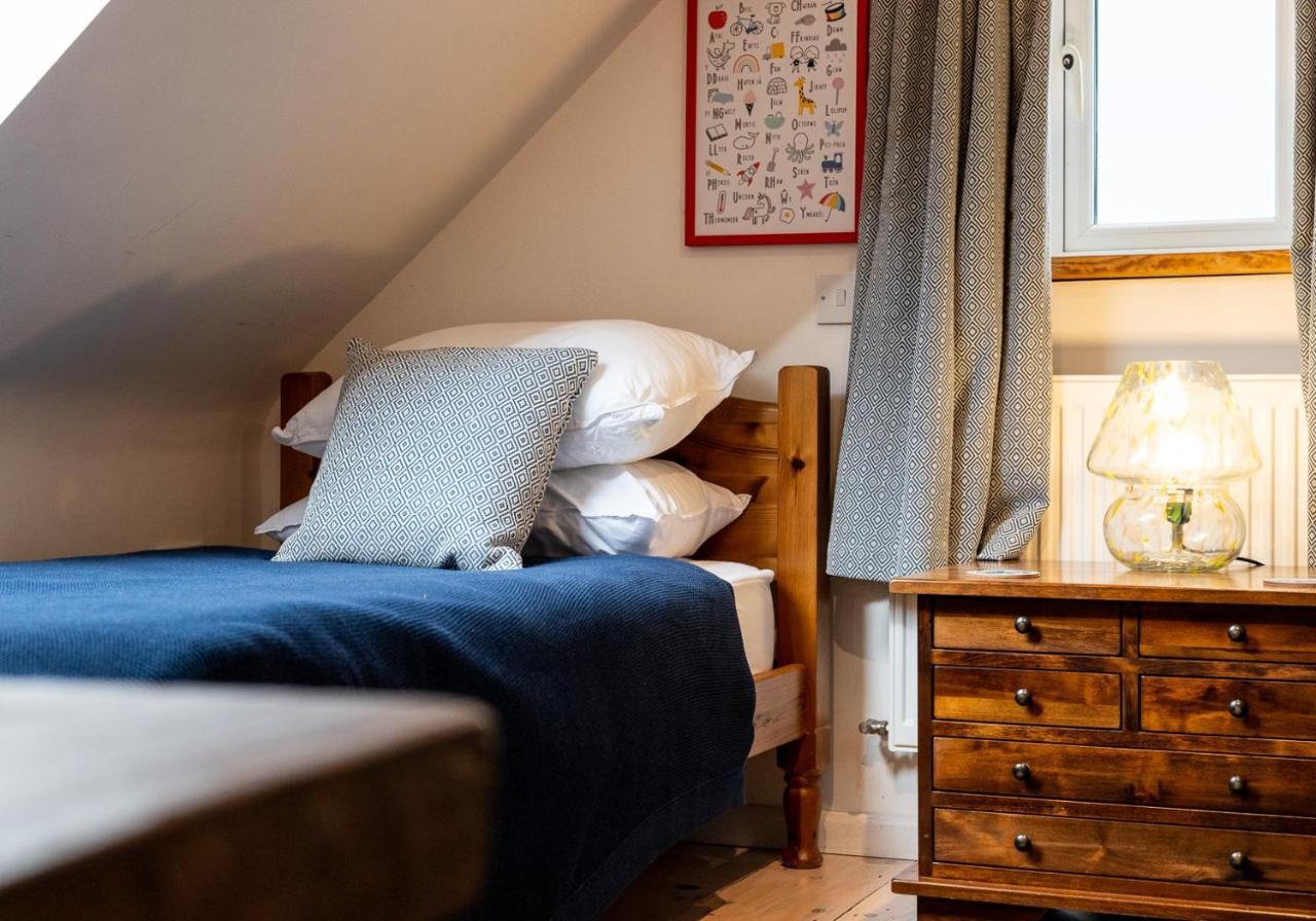 Bwthyn Capten - A Charming Cottage For Up To 6 Νιούπορτ Εξωτερικό φωτογραφία