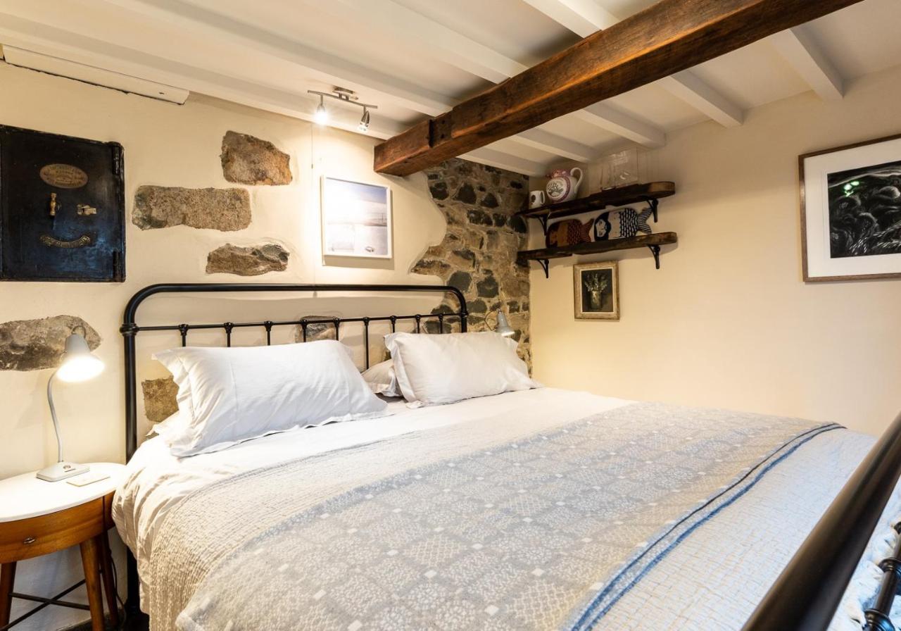 Bwthyn Capten - A Charming Cottage For Up To 6 Νιούπορτ Εξωτερικό φωτογραφία